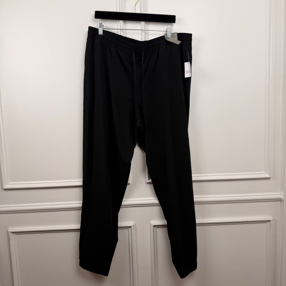 GapFit Runaround Tapered Pants Mens XL Tall Black Mid Rise Wrinkle Resistant NEW
